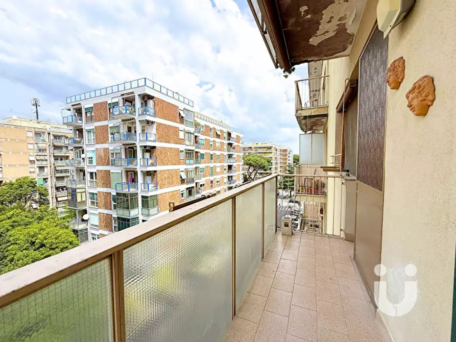 Immagine 2 di Appartamento in vendita  in via Conca d'oro a Roma