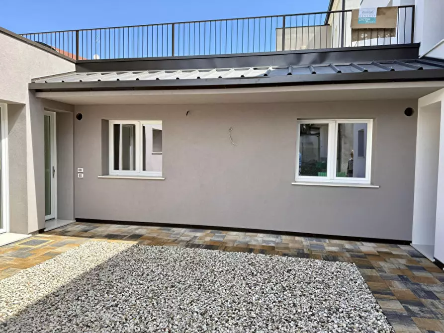 Immagine 13 di Casa bifamiliare in vendita  in Viale Trieste 253 a Vicenza
