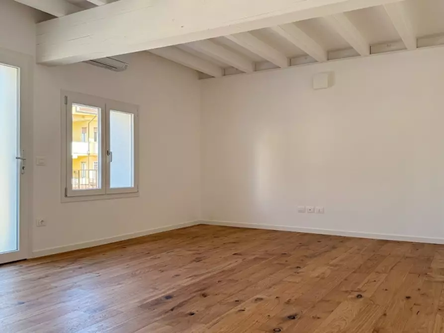 Immagine 3 di Casa bifamiliare in vendita  in Viale Trieste 255 a Vicenza