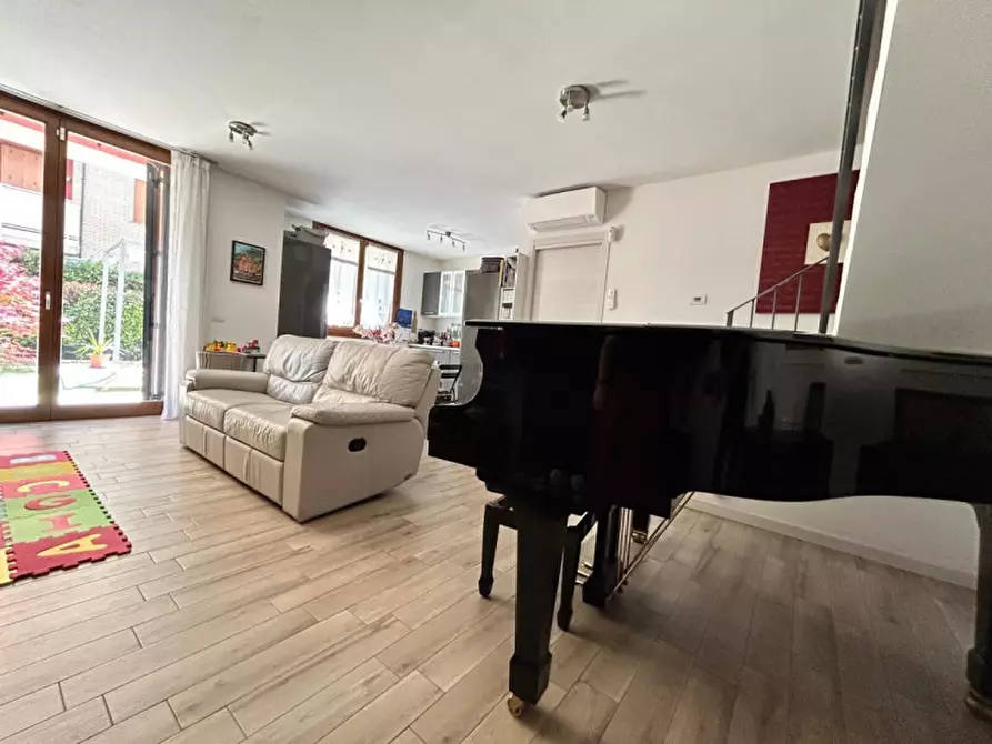 Immagine 2 di Appartamento in vendita  in Stradello Levanto, 4 a Parma