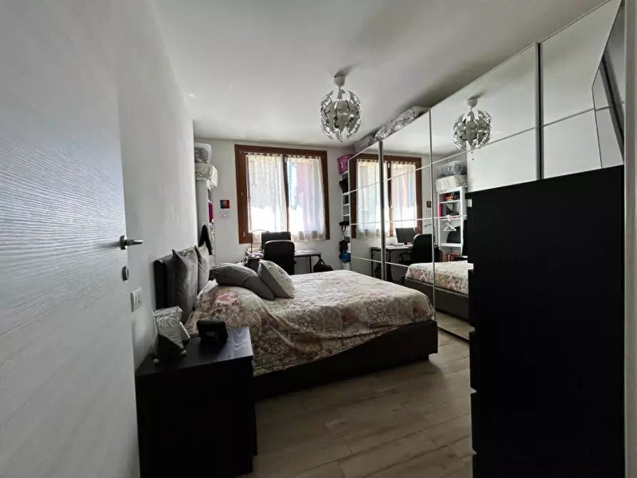 Immagine 22 di Appartamento in vendita  in Stradello Levanto, 4 a Parma