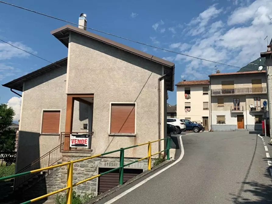 Immagine 1 di Casa bifamiliare in vendita  in VIA ROMA 2 a Cercino