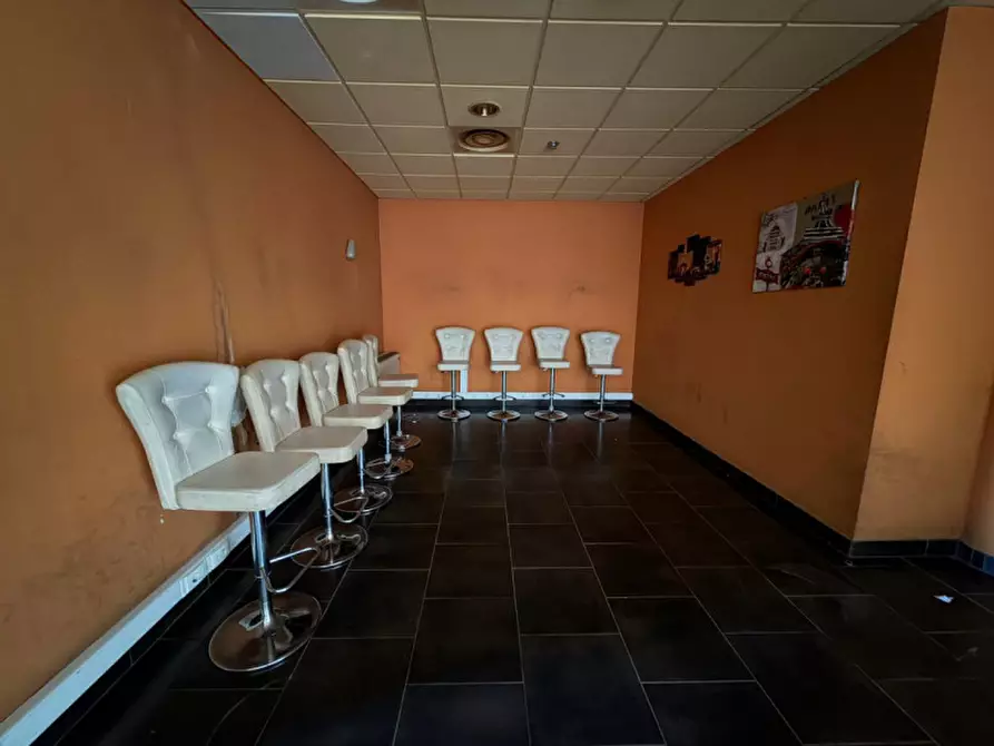 Immagine 8 di Negozio in vendita  in Piazzale Vittorio Veneto a Cologna Veneta