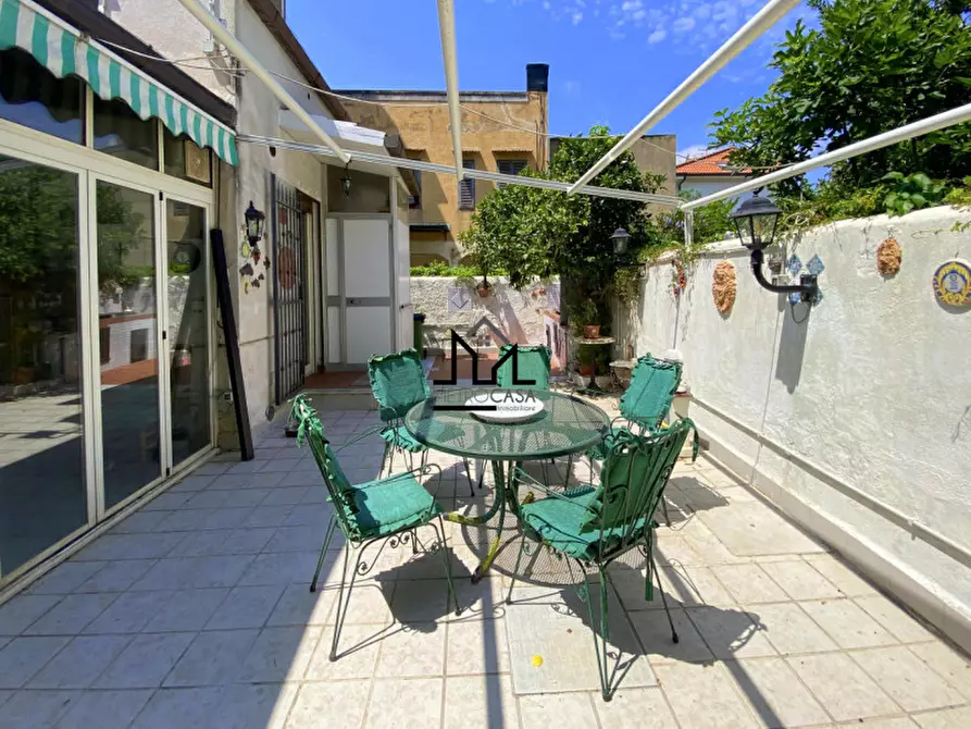 Immagine 1 di Villa in vendita  a Palermo