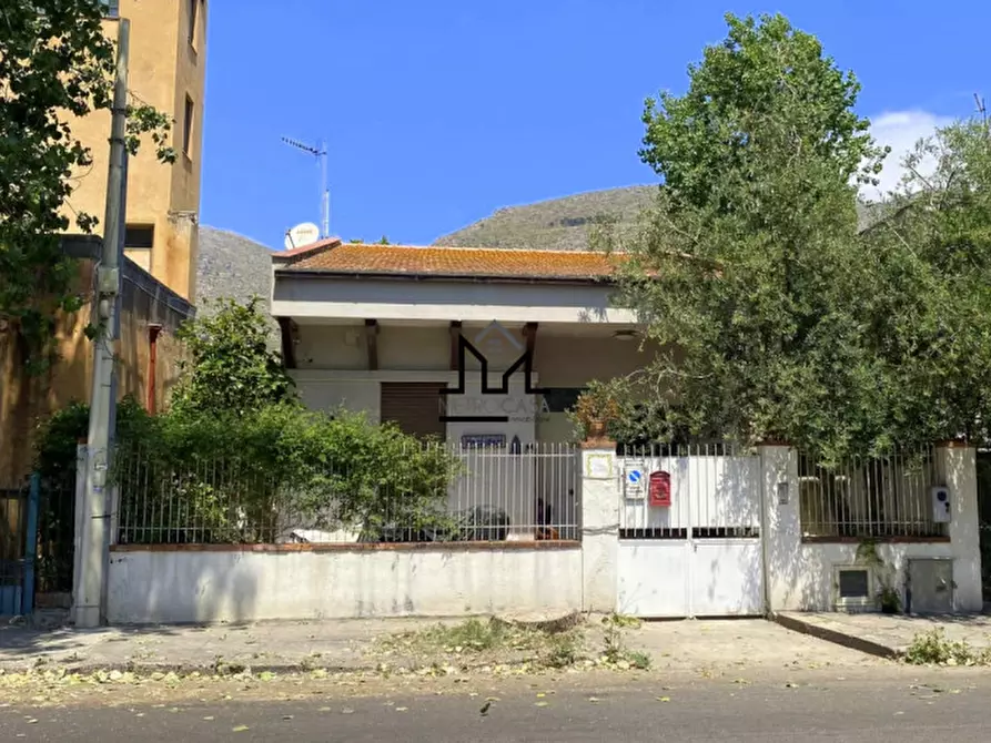 Immagine 3 di Villa in vendita  a Palermo