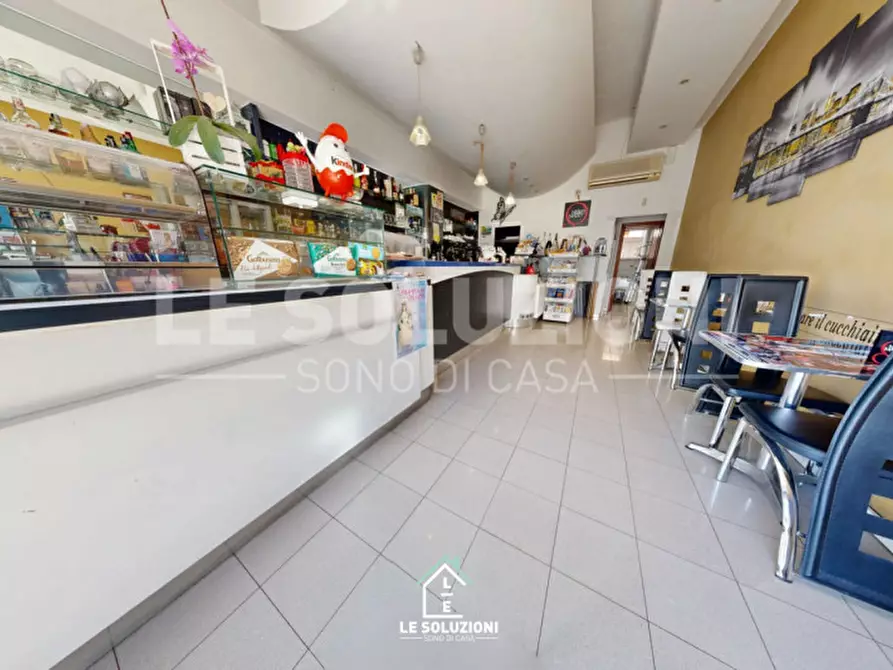 Immagine 2 di Attività commerciale in vendita  in Via Napoleone Bonaparte 44 a Putignano