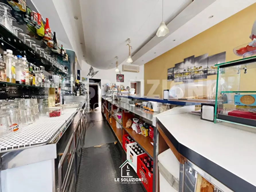 Immagine 4 di Attività commerciale in vendita  in Via Napoleone Bonaparte 44 a Putignano