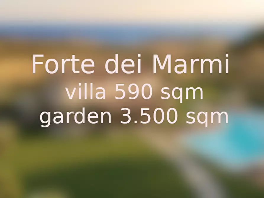Immagine 1 di Villa in vendita  in Via Cesare Battisti a Forte Dei Marmi