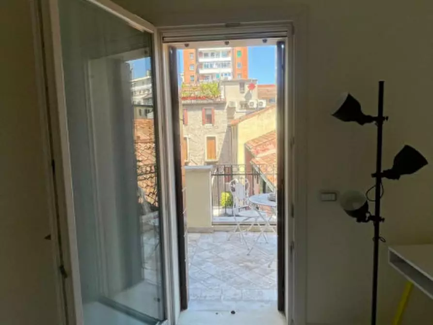 Immagine 13 di Appartamento in affitto  in piazza della frutta a Padova