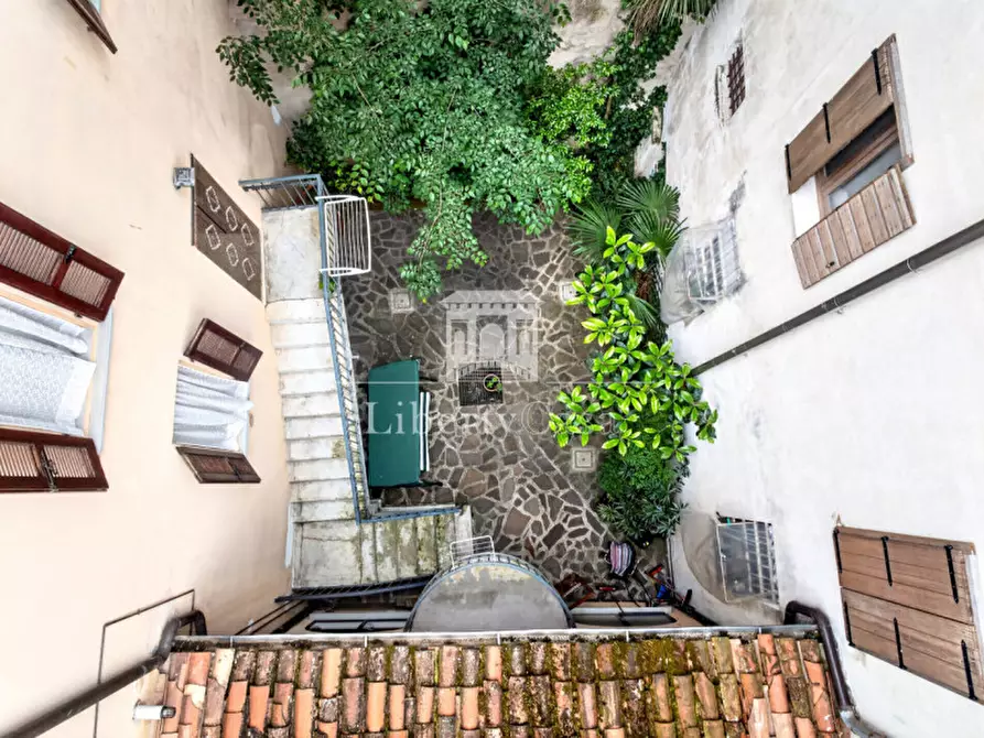 Immagine 4 di Palazzo in vendita  in Via Fantoni a Salò