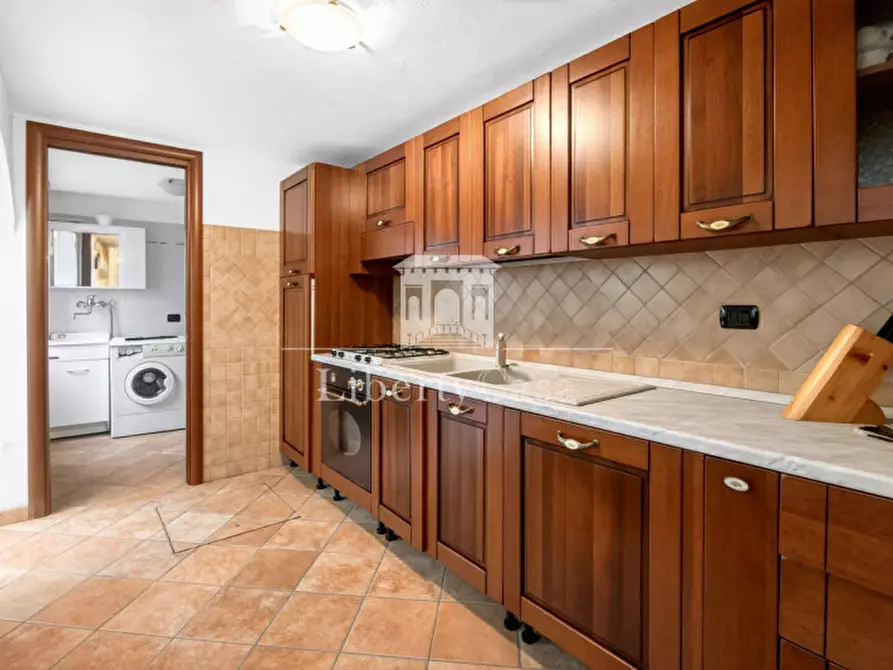 Immagine 15 di Palazzo in vendita  in Via Fantoni a Salò