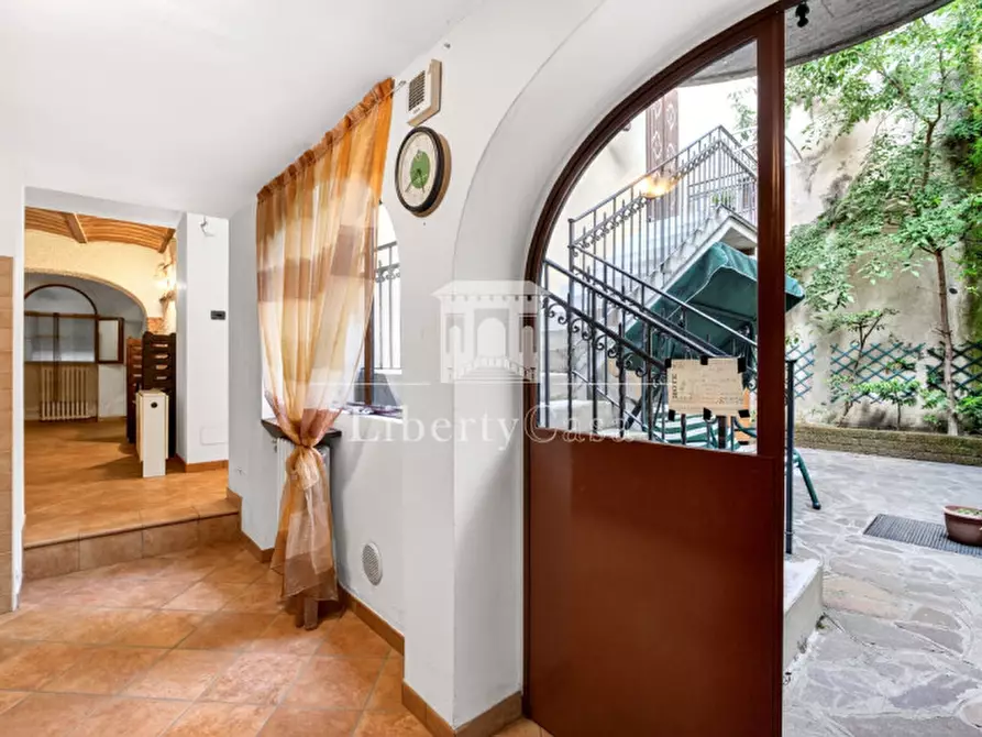 Immagine 16 di Palazzo in vendita  in Via Fantoni a Salò