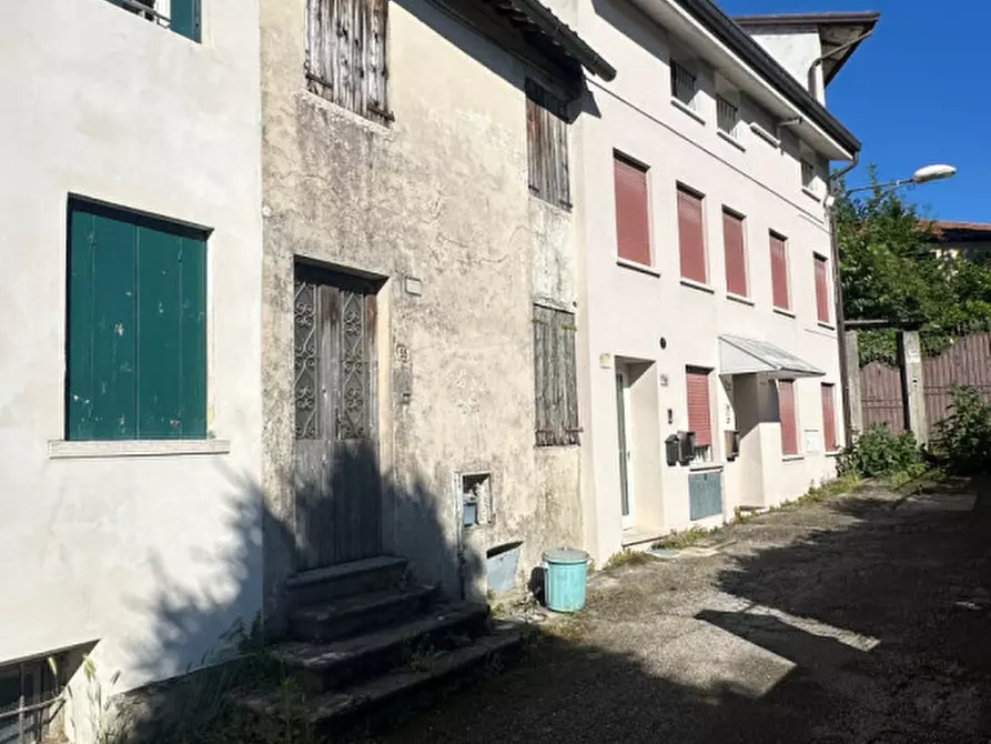 Immagine 2 di Villetta a schiera in vendita  in Piazza de Fabris 28 a Nove