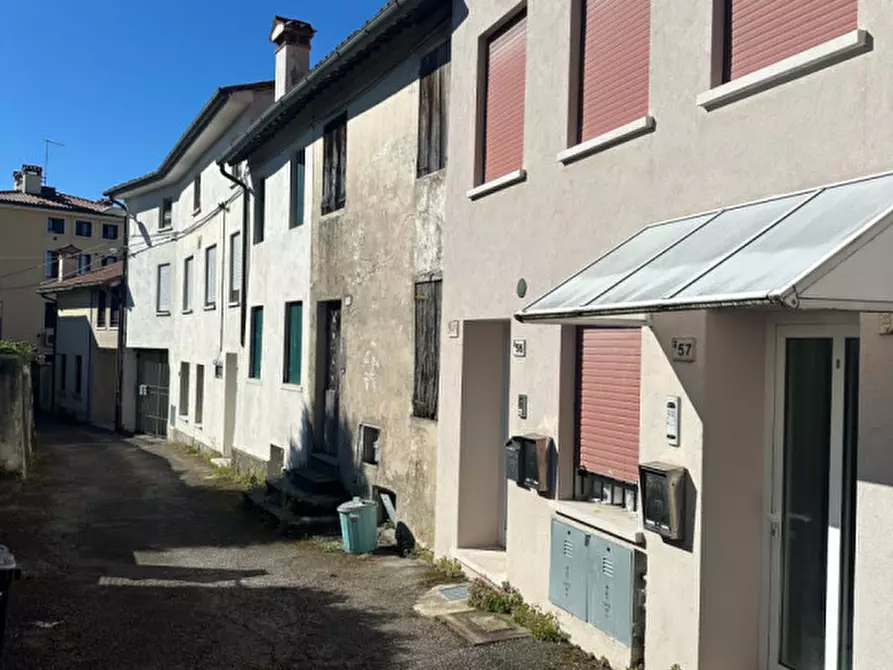 Immagine 3 di Villetta a schiera in vendita  in Piazza de Fabris 28 a Nove