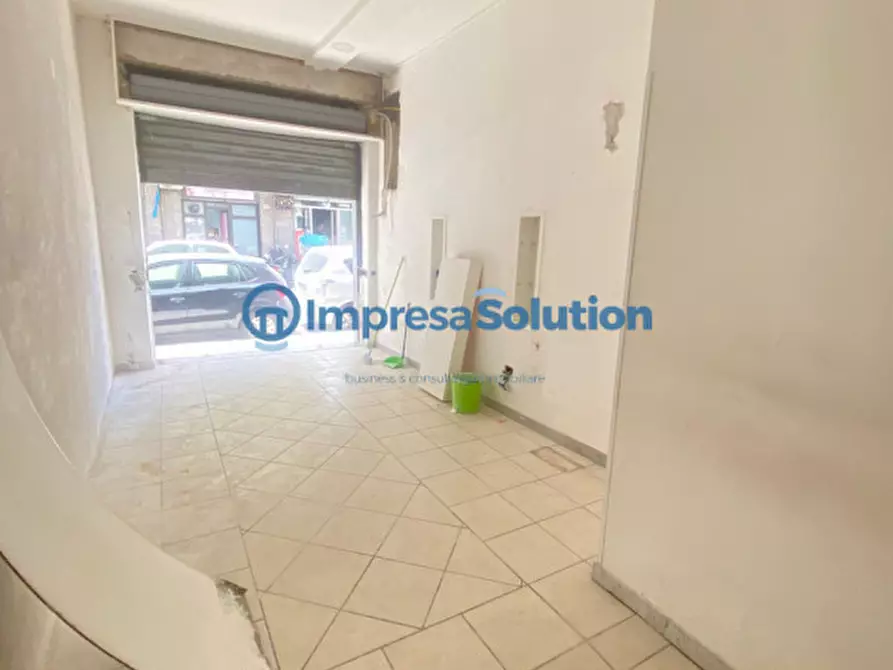 Immagine 11 di Negozio in vendita  in Via Divisione Siena a Napoli