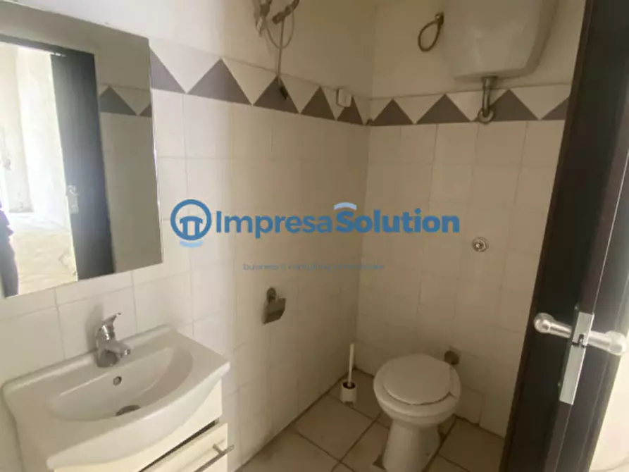 Immagine 15 di Negozio in vendita  in Via Divisione Siena a Napoli