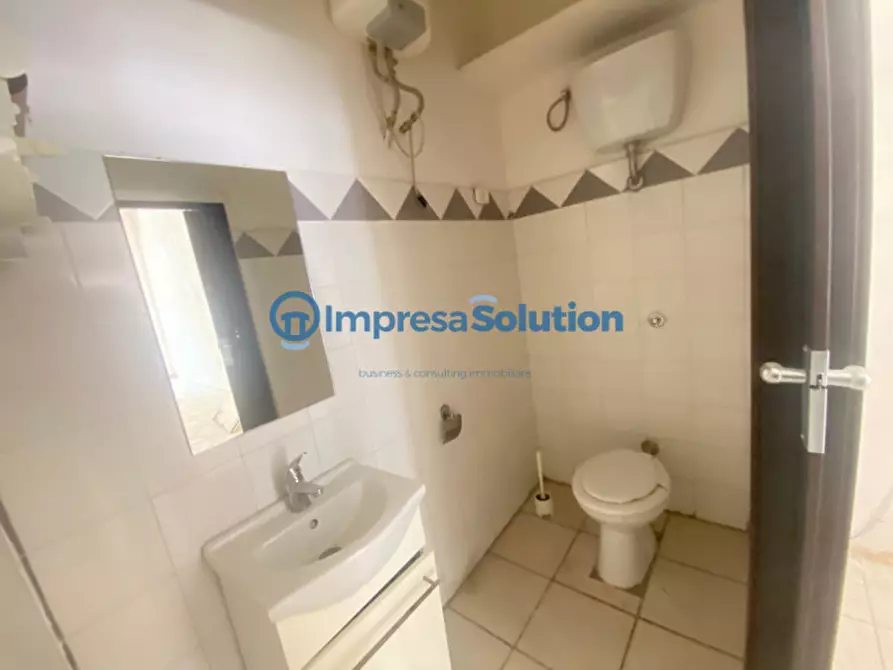 Immagine 16 di Negozio in vendita  in Via Divisione Siena a Napoli