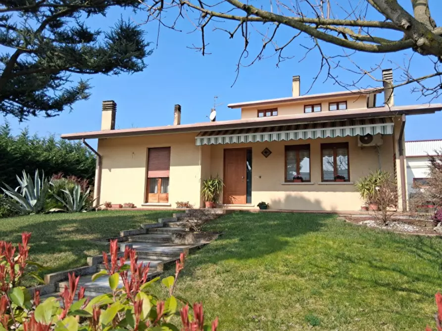 Immagine 1 di Villa in vendita  in via dell'industria, n. 12 a Orgiano