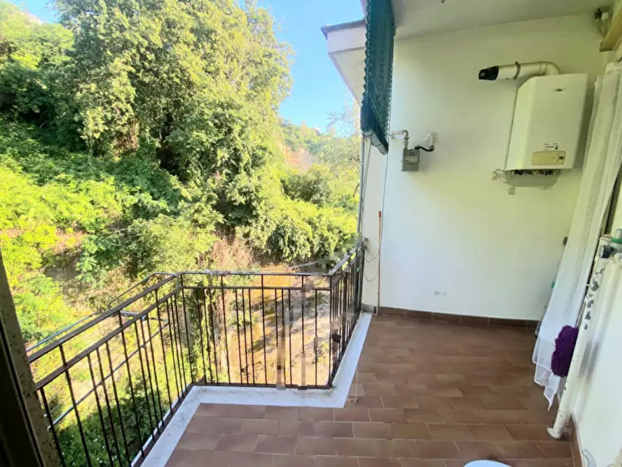 Immagine 1 di Appartamento in vendita  in Via Costantino a Napoli