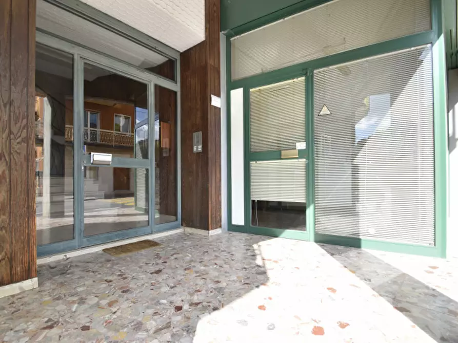 Immagine 4 di Negozio in vendita  in Via Roma 41 a Bussolengo