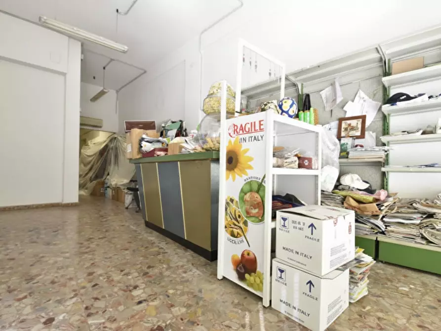 Immagine 9 di Negozio in vendita  in Via Roma 41 a Bussolengo