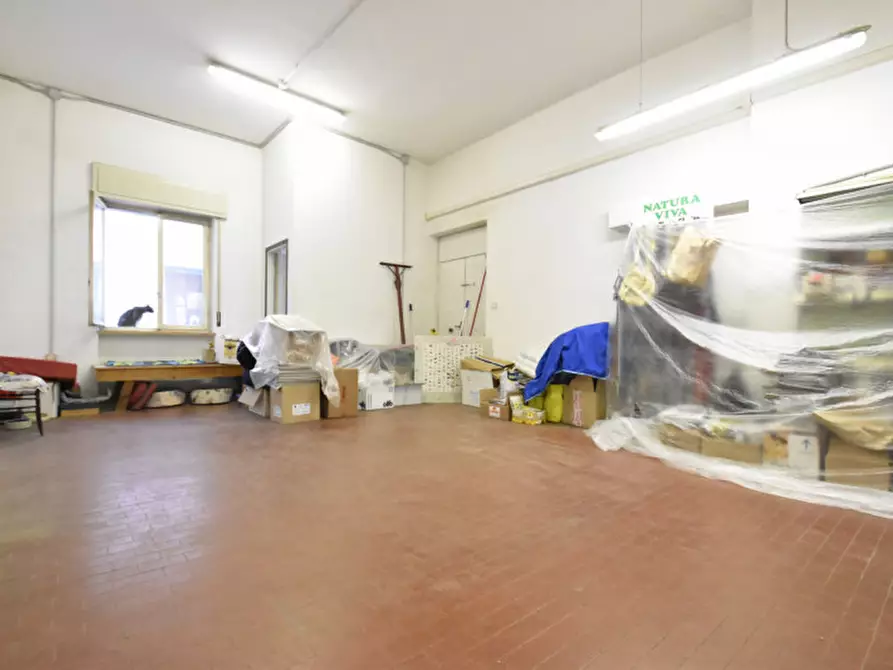 Immagine 12 di Negozio in vendita  in Via Roma 41 a Bussolengo