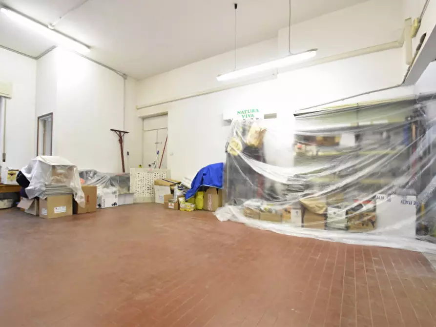 Immagine 13 di Negozio in vendita  in Via Roma 41 a Bussolengo