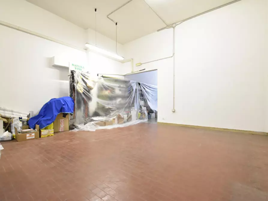 Immagine 15 di Negozio in vendita  in Via Roma 41 a Bussolengo