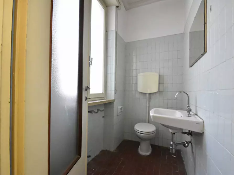 Immagine 20 di Negozio in vendita  in Via Roma 41 a Bussolengo