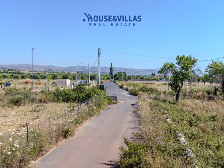 Immagine 4 di Terreno in vendita  in contrada falconara a Noto