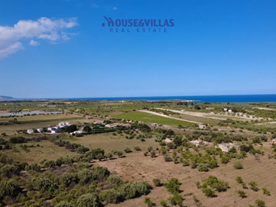 Immagine 11 di Terreno in vendita  in sp19 a Noto