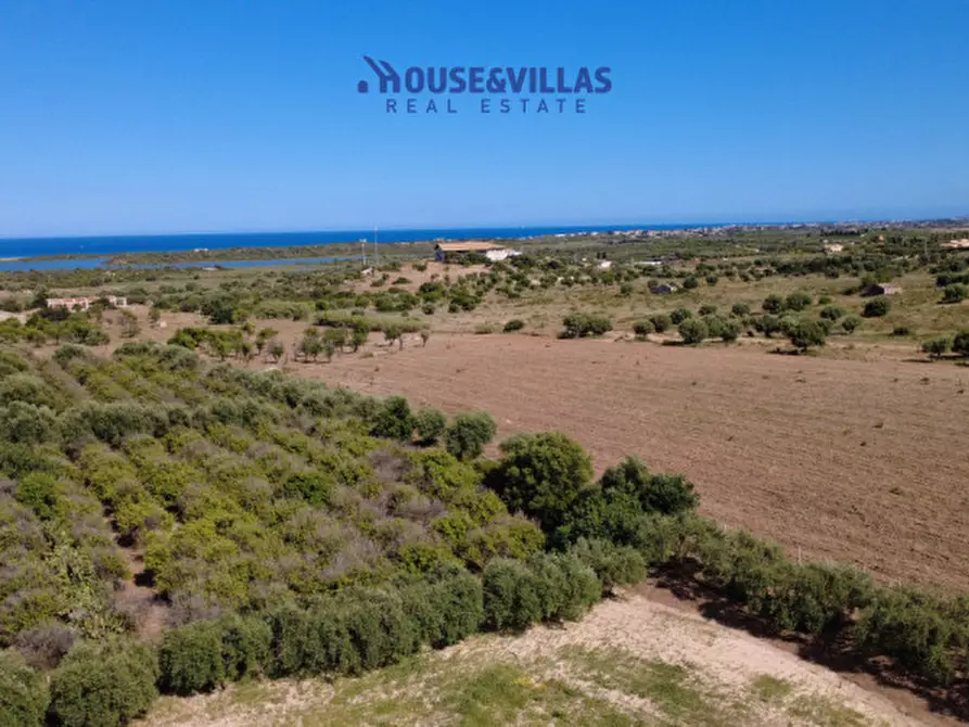 Immagine 14 di Terreno in vendita  in sp19 a Noto