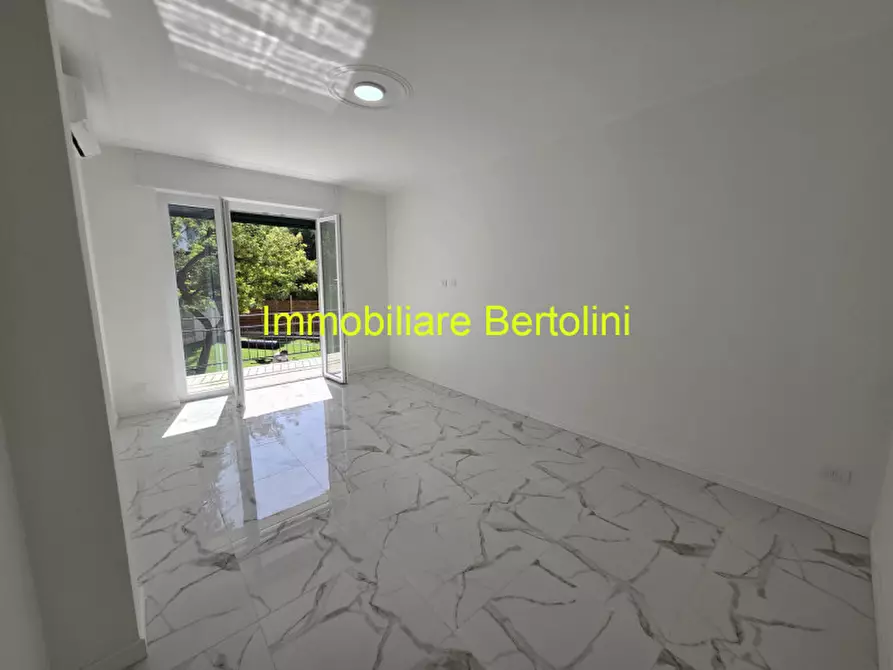 Immagine 4 di Appartamento in vendita  in c.so degli inglesi,590 a San Remo