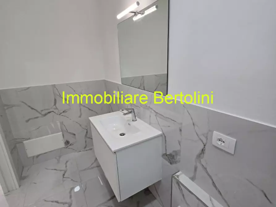 Immagine 17 di Appartamento in vendita  in c.so degli inglesi,590 a San Remo