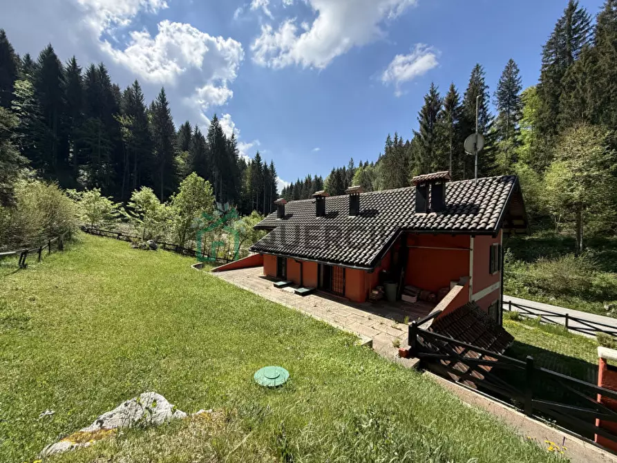 Immagine 4 di Villa in vendita  in Via Magnaboschi a Roana