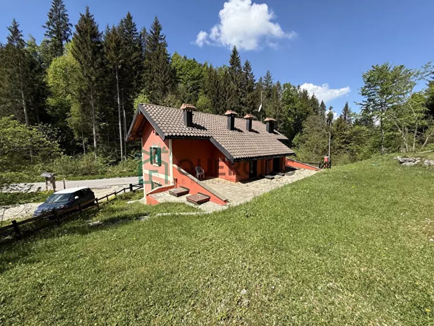 Immagine 5 di Villa in vendita  in Via Magnaboschi a Roana