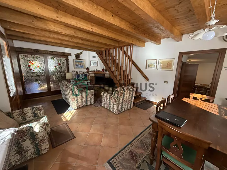Immagine 6 di Villa in vendita  in Via Magnaboschi a Roana