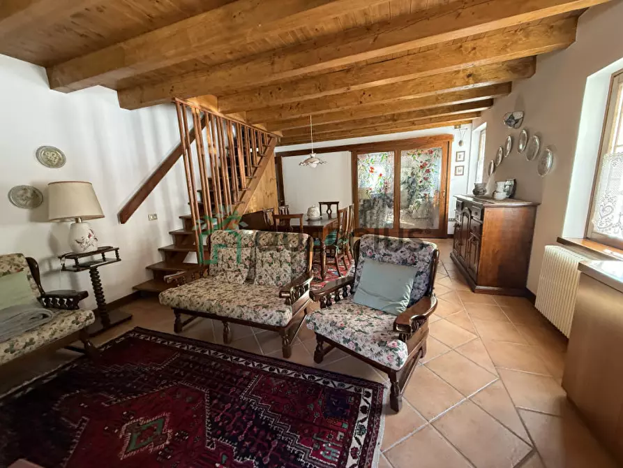Immagine 8 di Villa in vendita  in Via Magnaboschi a Roana