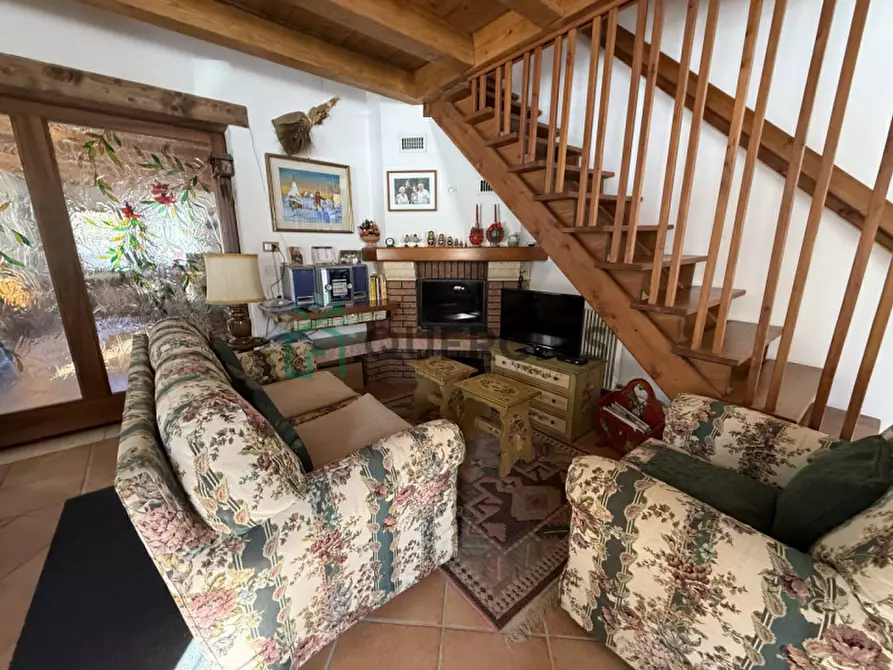 Immagine 25 di Villa in vendita  in Via Magnaboschi a Roana