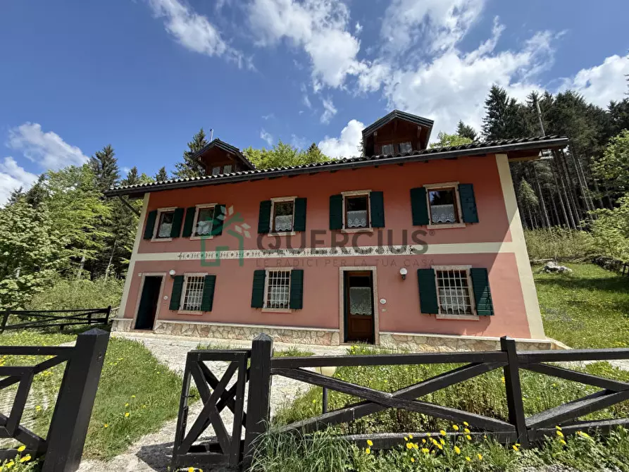 Immagine 41 di Villa in vendita  in Via Magnaboschi a Roana