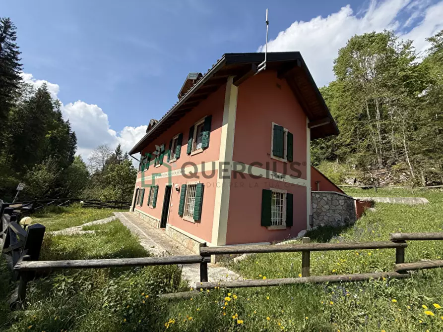 Immagine 43 di Villa in vendita  in Via Magnaboschi a Roana