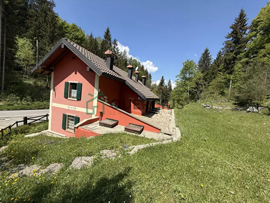 Immagine 44 di Villa in vendita  in Via Magnaboschi a Roana