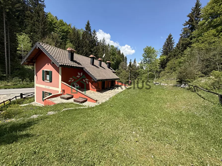 Immagine 49 di Villa in vendita  in Via Magnaboschi a Roana