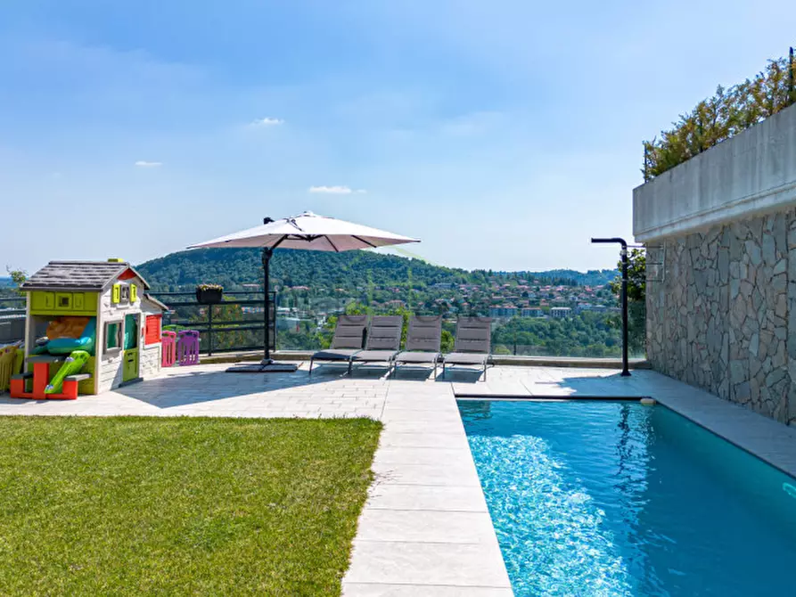 Immagine 3 di Villa in vendita  in Via Alla Cava Alta a Tavernerio