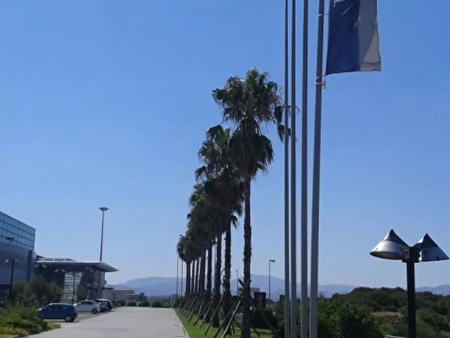 Immagine 11 di Negozio in vendita  in via mincio 26 a Olbia
