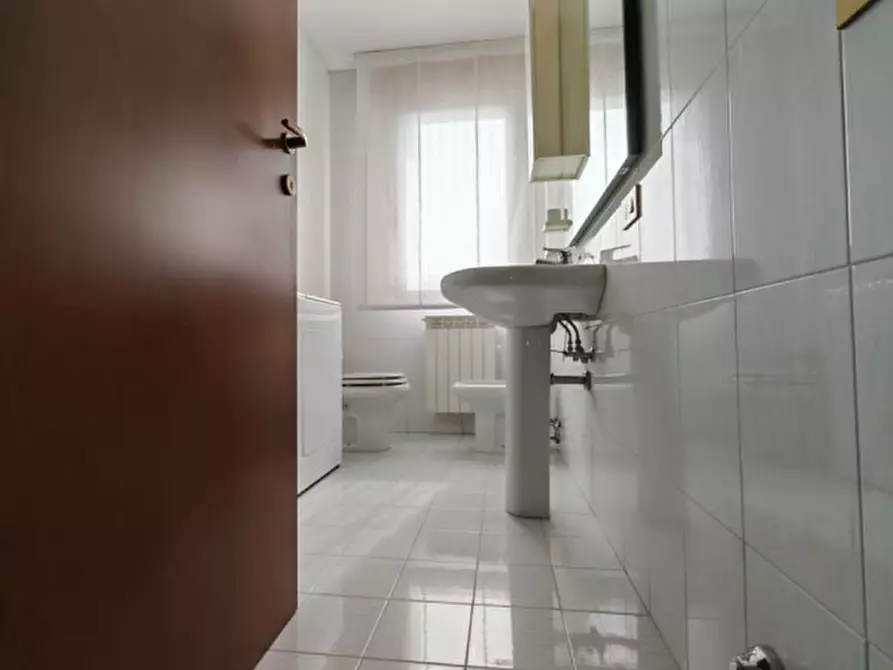 Immagine 9 di Appartamento in affitto  a Rovigo
