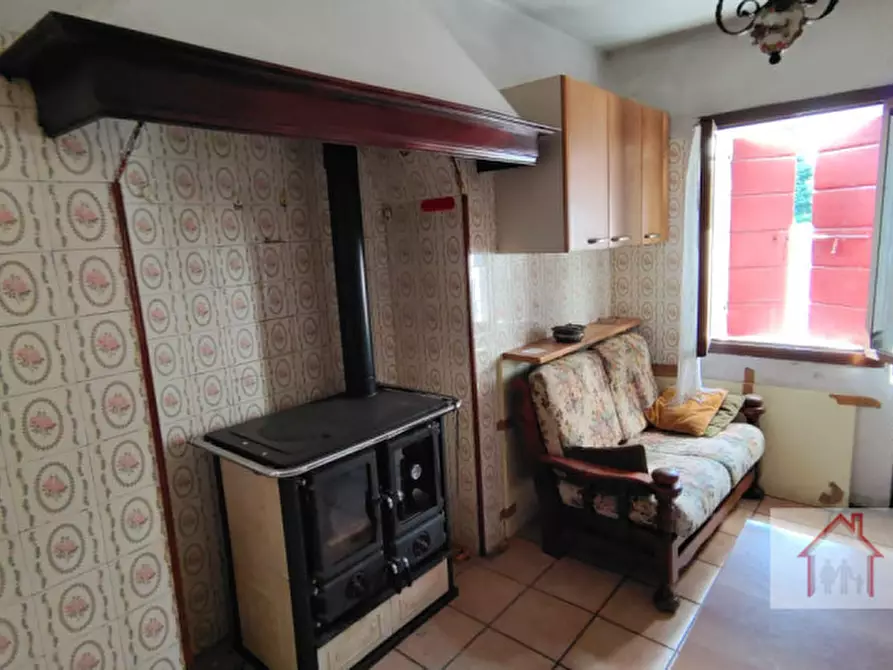Immagine 1 di Rustico / casale in vendita  in Via degli Arditi a Giavera Del Montello