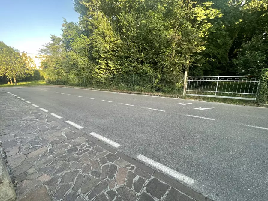 Immagine 6 di Garage in vendita  a Suzzara