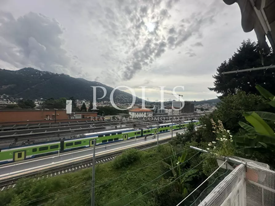 Immagine 5 di Appartamento in vendita  in VIA SANTA MARTA a Como