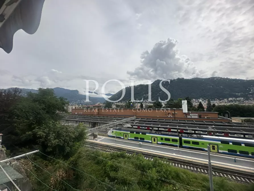Immagine 6 di Appartamento in vendita  in VIA SANTA MARTA a Como